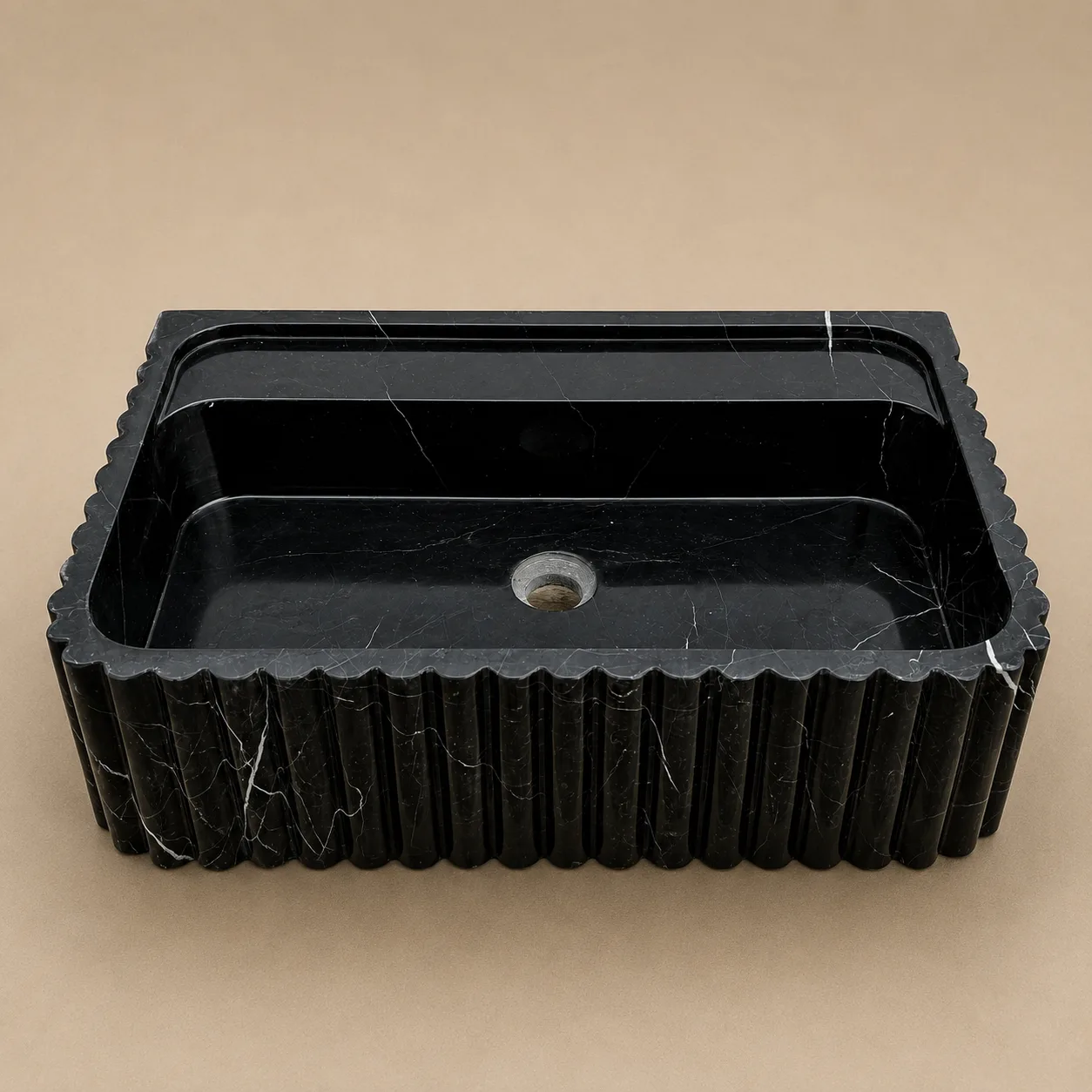 Nero Marquina Mermer Lavabo – El Oyması Yivli Siyah Doğal Taş Duvara Monte Banyo Lavabosu