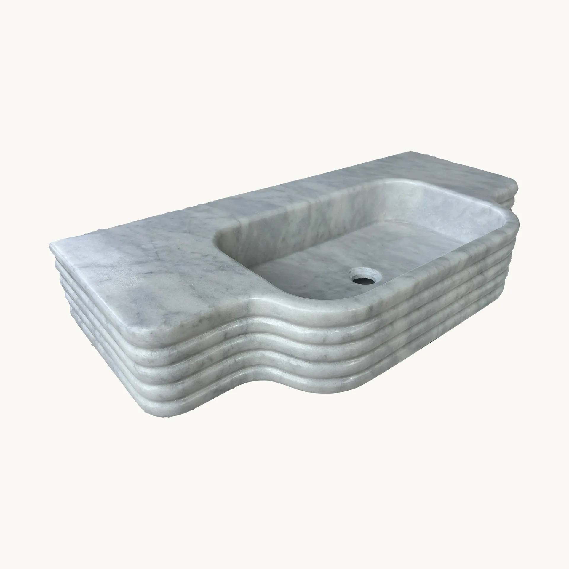 El Oyması Carrara Beyaz Mermer Lavabo – Yivli Duvar Tipi Lüks Doğal Taş Banyo Lavabosu
